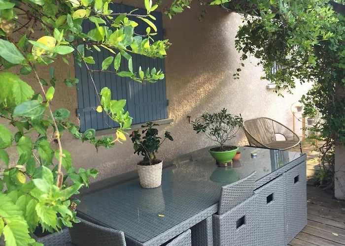 En Bordure De Colline*piscine*clim*netflix